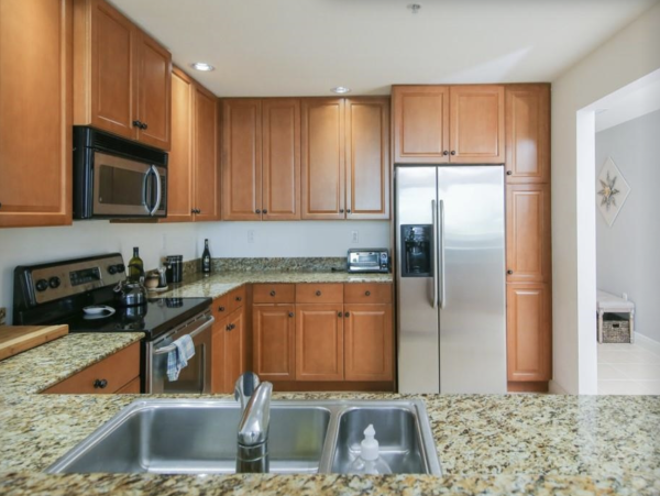 Two Bedroom Vacation Condo in Sarasota Sleeps 4 Guests